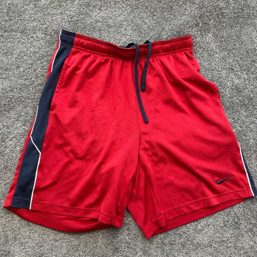 Nike Dri-FIT Mens Red Navy Blue Athletic Training Shorts 525900-648 Size L